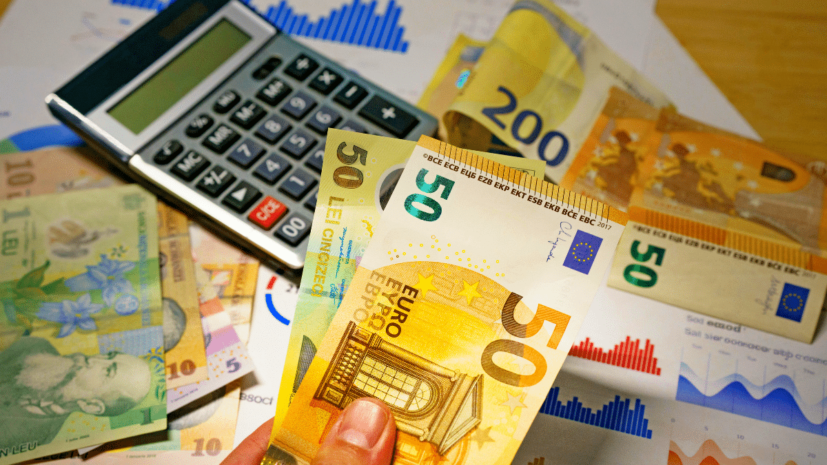 Retraite à 900 € : combien allez-vous réellement gagner en plus avec la hausse prévue en novembre 2025 ?